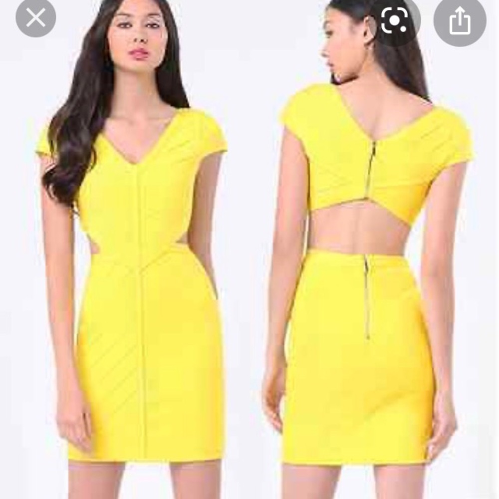Bebe Bodycom yellow Dress open Back